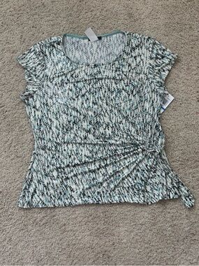 MSK Short Sleeve Twist-Side Top - Light Blue, White, Black